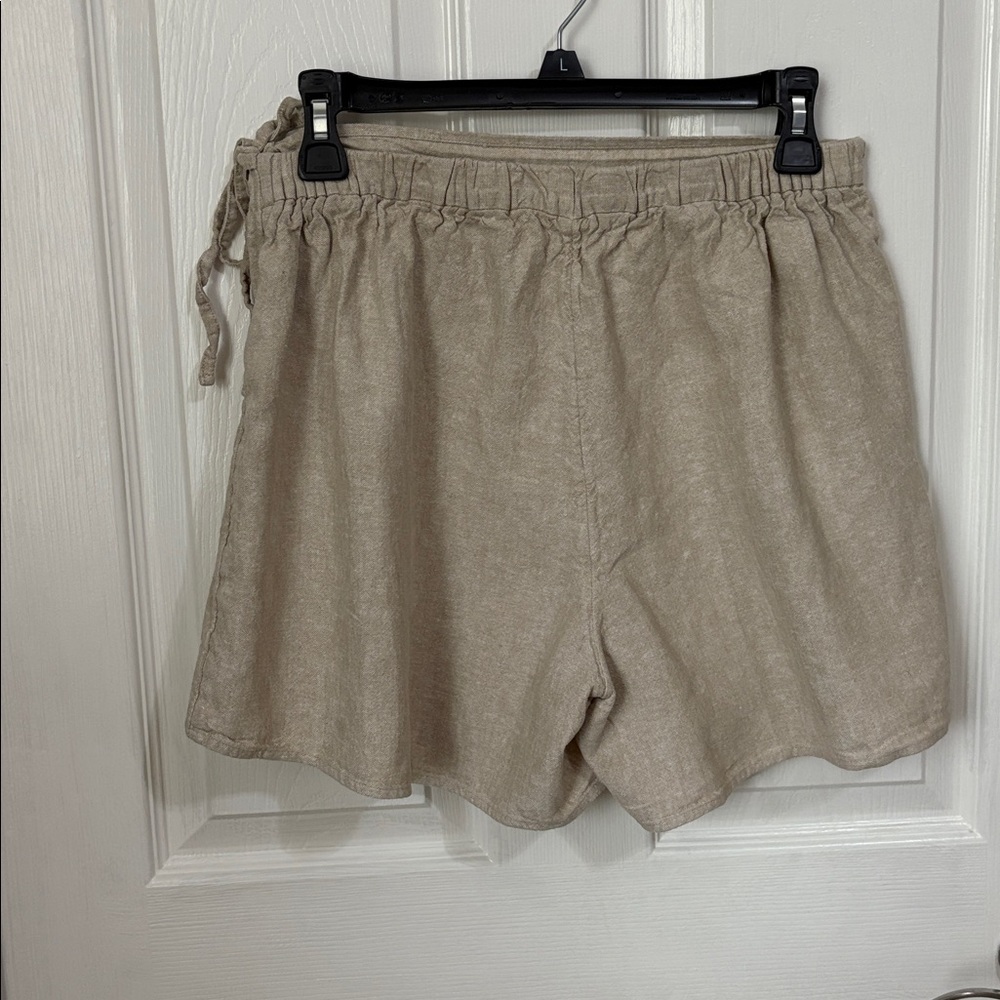 Old Navy Tan Wrap Skort - Picture 2 of 7